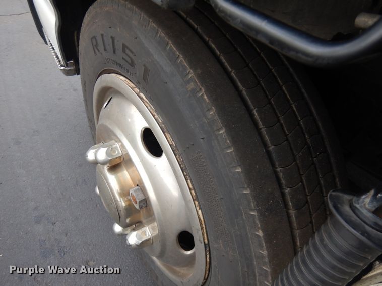 image for item KK9703 2004 Isuzu NQR  street sweeper truck