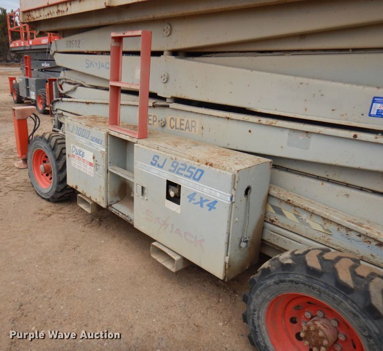 image for item KK9708 Skyjack SJ9250  scissor lift