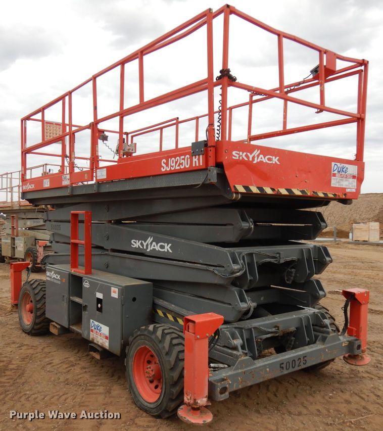 image for item KK9709 Skyjack SJ9250  scissor lift