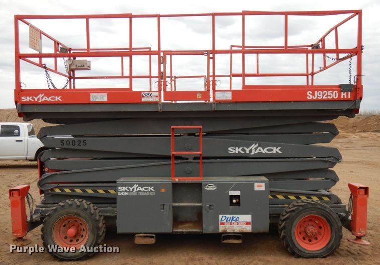 image for item KK9709 Skyjack SJ9250  scissor lift