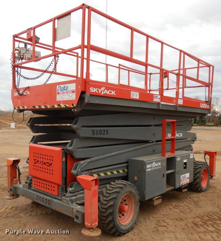 image for item KK9709 Skyjack SJ9250  scissor lift