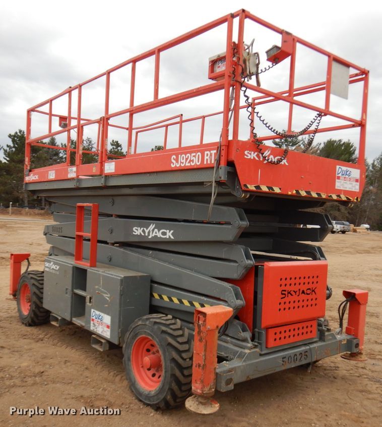 image for item KK9709 Skyjack SJ9250  scissor lift