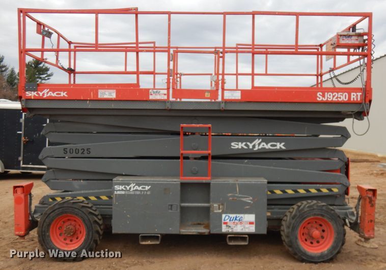 image for item KK9709 Skyjack SJ9250  scissor lift