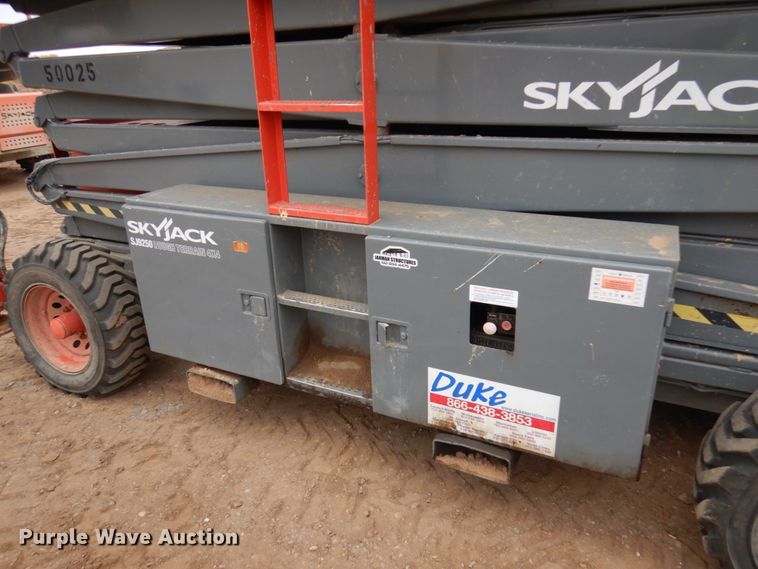 image for item KK9709 Skyjack SJ9250  scissor lift