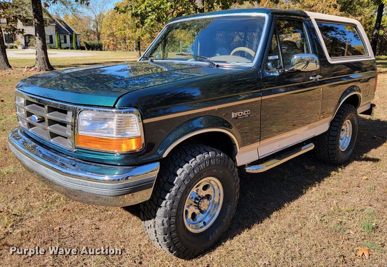 image for item KQ9089 1993 Ford Bronco Eddie Bauer  SUV
