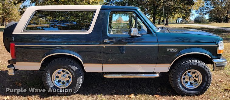 image for item KQ9089 1993 Ford Bronco Eddie Bauer  SUV