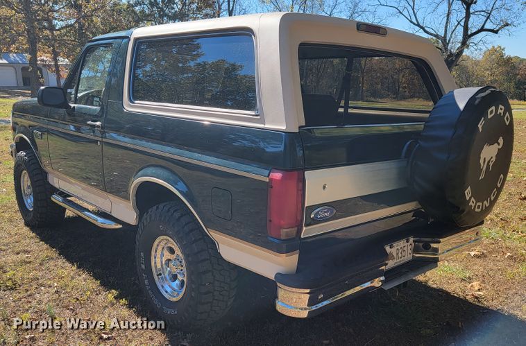 image for item KQ9089 1993 Ford Bronco Eddie Bauer  SUV