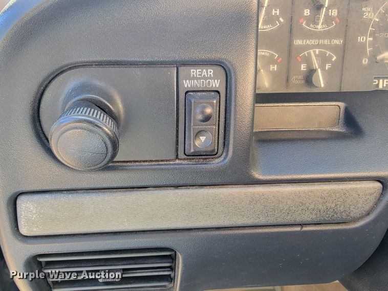 image for item KQ9089 1993 Ford Bronco Eddie Bauer  SUV