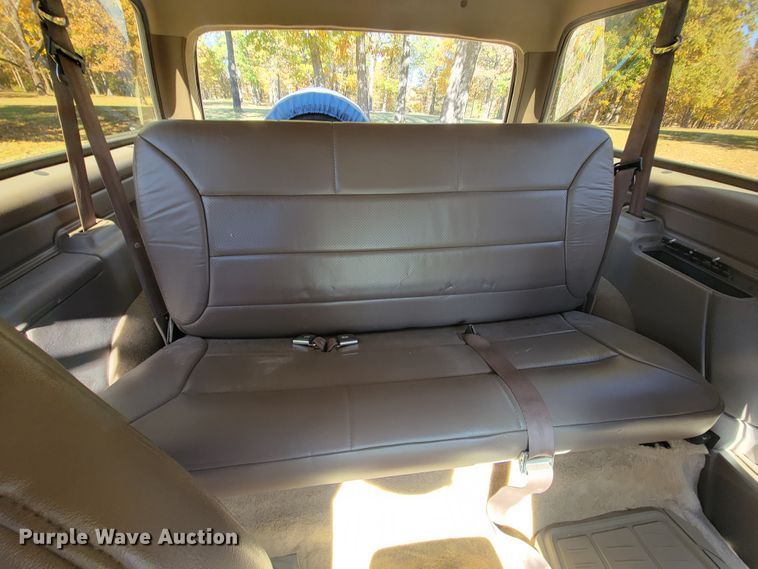 image for item KQ9089 1993 Ford Bronco Eddie Bauer  SUV