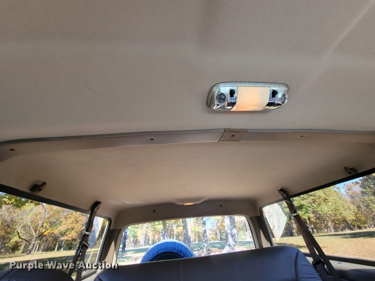 image for item KQ9089 1993 Ford Bronco Eddie Bauer  SUV