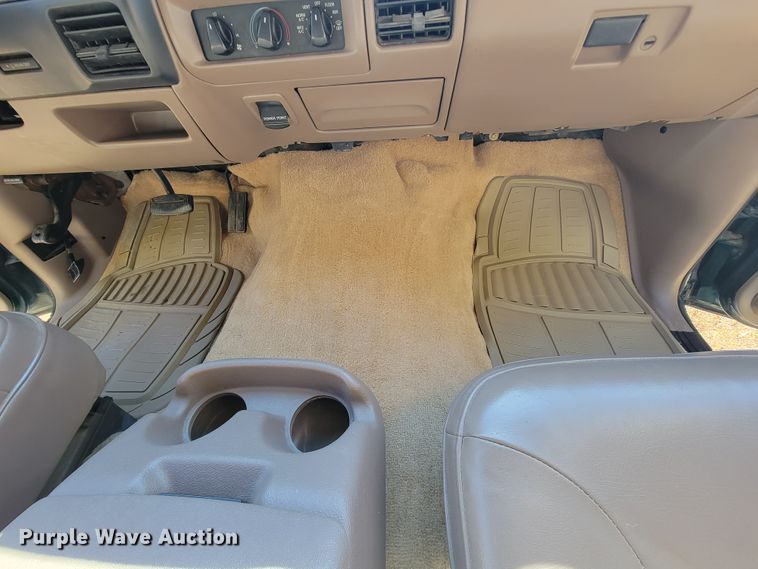 image for item KQ9089 1993 Ford Bronco Eddie Bauer  SUV