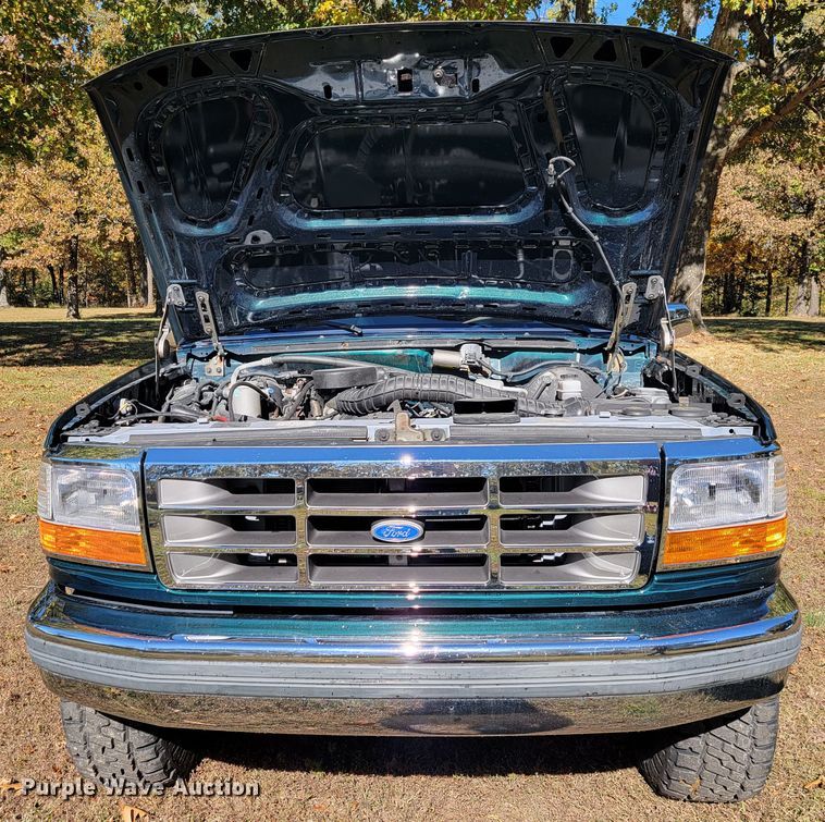 image for item KQ9089 1993 Ford Bronco Eddie Bauer  SUV