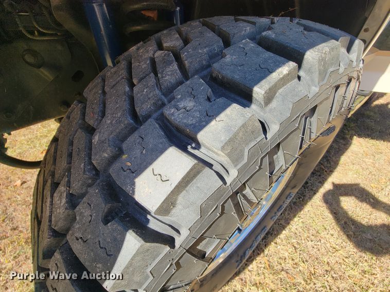 image for item KQ9089 1993 Ford Bronco Eddie Bauer  SUV