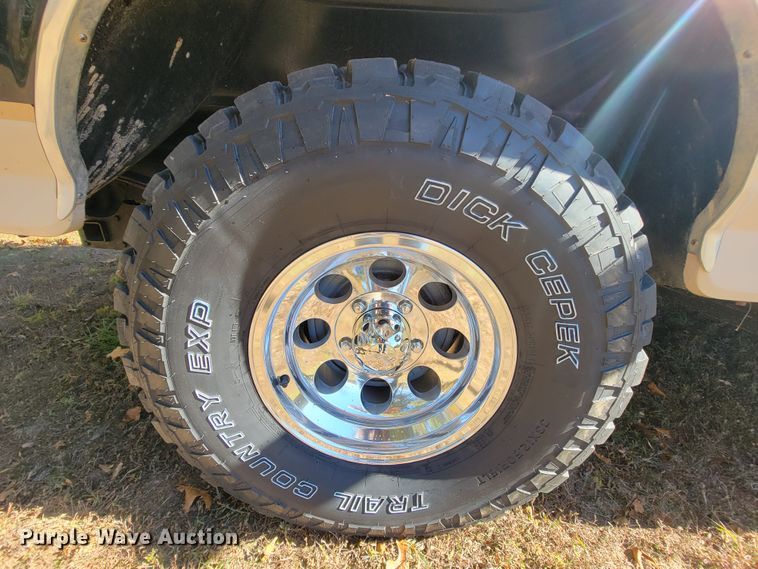 image for item KQ9089 1993 Ford Bronco Eddie Bauer  SUV