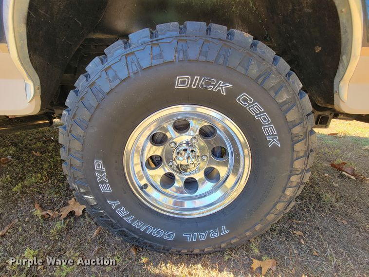 image for item KQ9089 1993 Ford Bronco Eddie Bauer  SUV