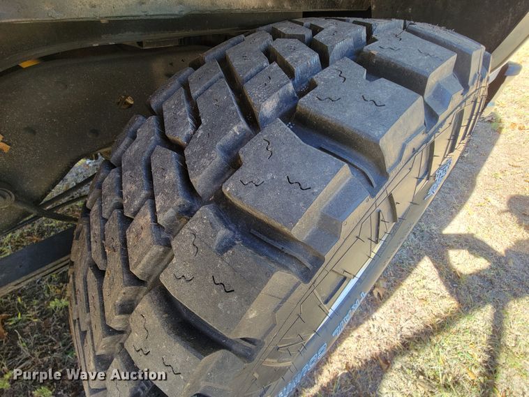 image for item KQ9089 1993 Ford Bronco Eddie Bauer  SUV