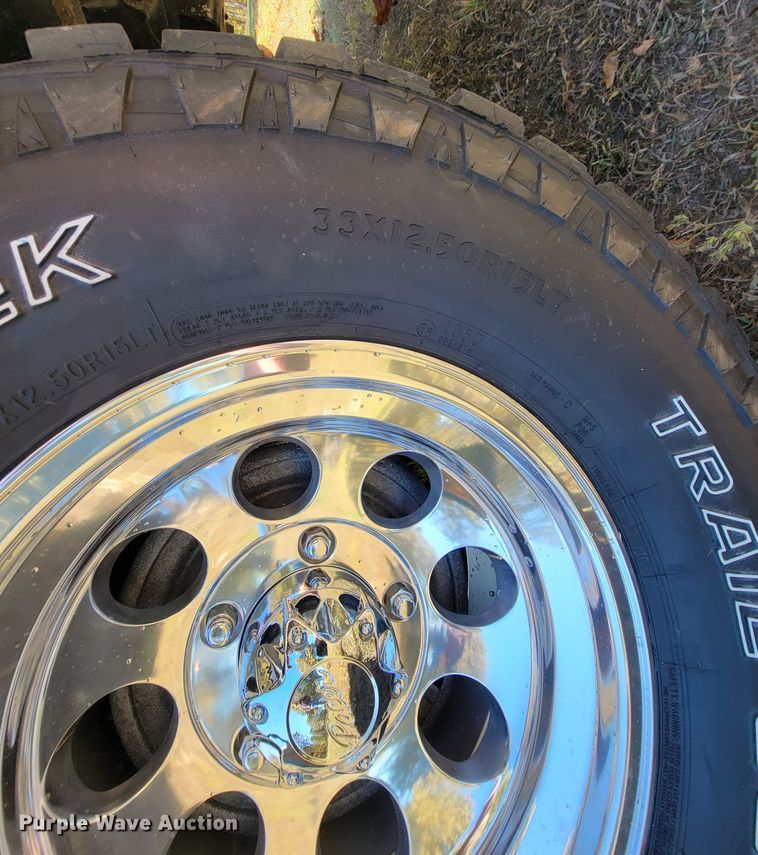 image for item KQ9089 1993 Ford Bronco Eddie Bauer  SUV