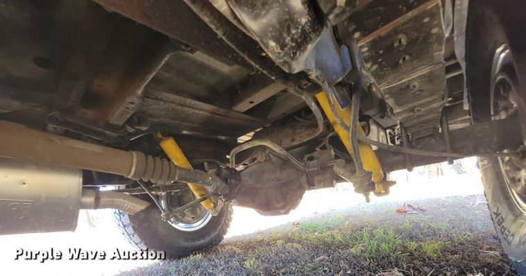 image for item KQ9089 1993 Ford Bronco Eddie Bauer  SUV