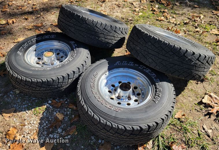 image for item KQ9089 1993 Ford Bronco Eddie Bauer  SUV