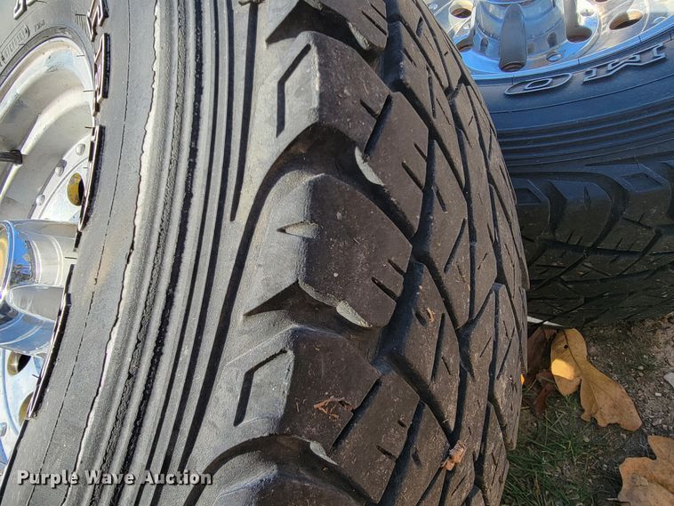 image for item KQ9089 1993 Ford Bronco Eddie Bauer  SUV