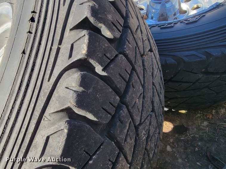 image for item KQ9089 1993 Ford Bronco Eddie Bauer  SUV