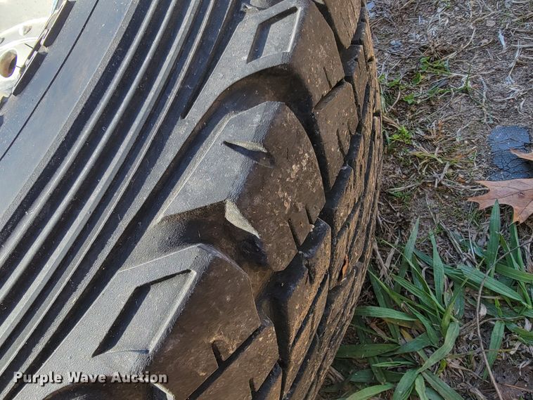 image for item KQ9089 1993 Ford Bronco Eddie Bauer  SUV