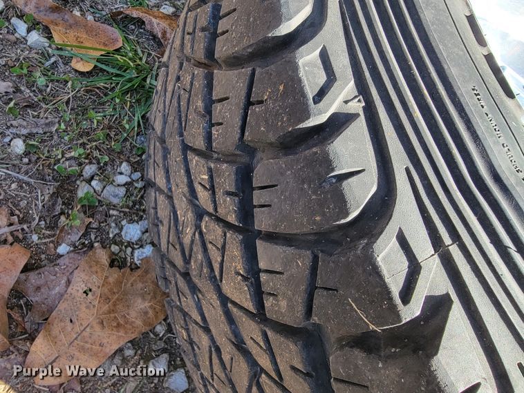 image for item KQ9089 1993 Ford Bronco Eddie Bauer  SUV