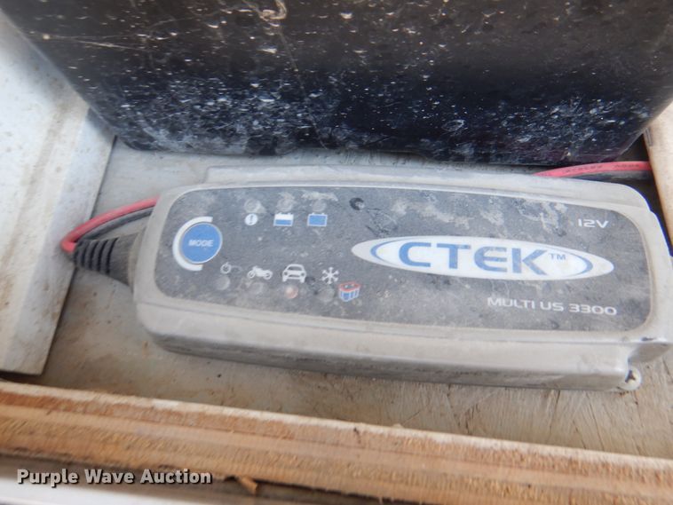 image for item KX9388 2009 Doolittle  enclosed cargo trailer