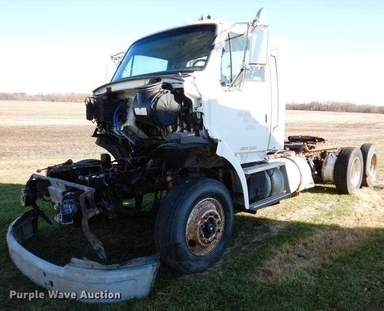 image for item KY9563 2000 Sterling AT9500  semi truck