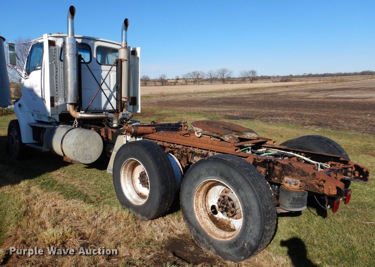 image for item KY9563 2000 Sterling AT9500  semi truck