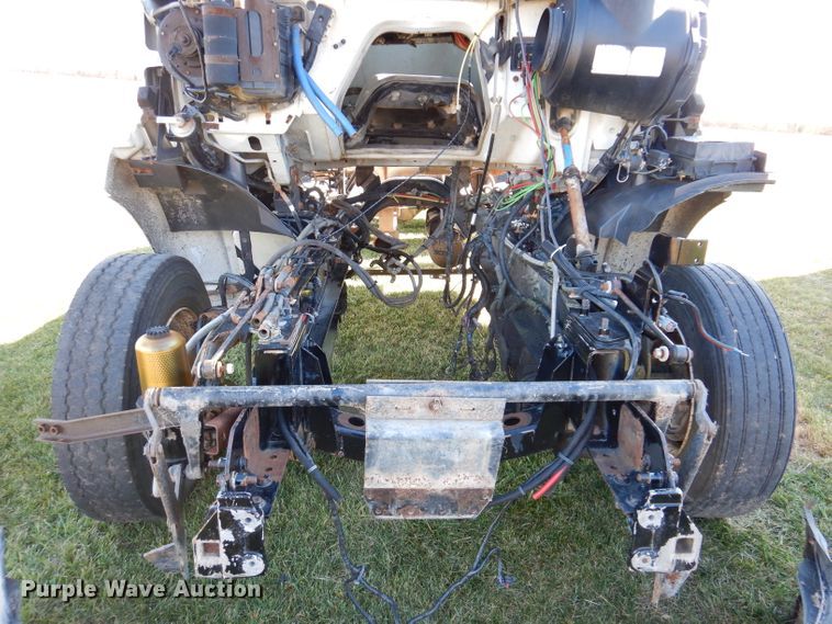 image for item KY9563 2000 Sterling AT9500  semi truck