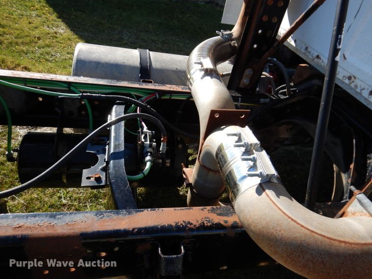 image for item KY9563 2000 Sterling AT9500  semi truck