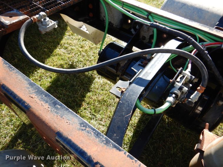 image for item KY9563 2000 Sterling AT9500  semi truck