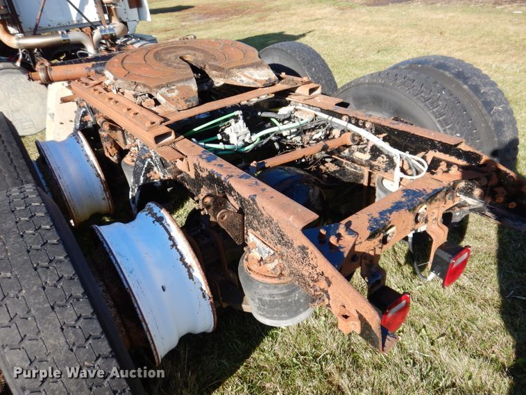 image for item KY9563 2000 Sterling AT9500  semi truck