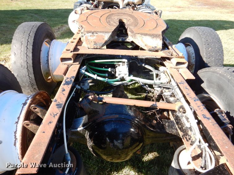 image for item KY9563 2000 Sterling AT9500  semi truck