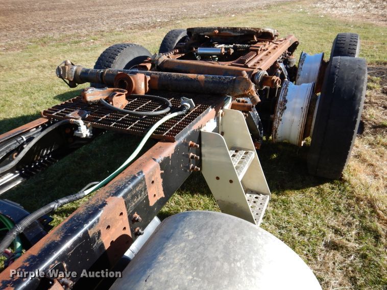 image for item KY9563 2000 Sterling AT9500  semi truck