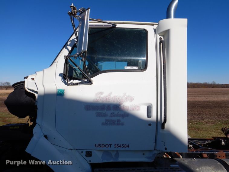 image for item KY9563 2000 Sterling AT9500  semi truck