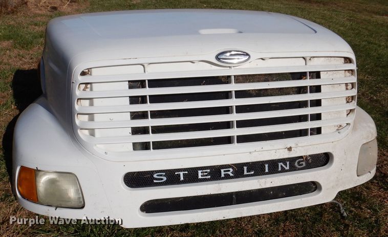 image for item KY9563 2000 Sterling AT9500  semi truck