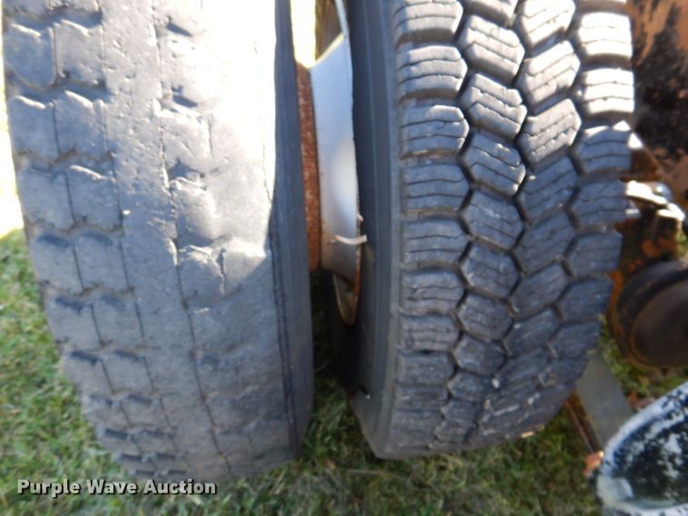 image for item KY9563 2000 Sterling AT9500  semi truck