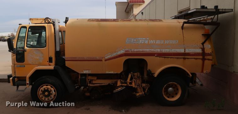 image for item KY9753 1988 Ford Cargo CF7000  street sweeper truck