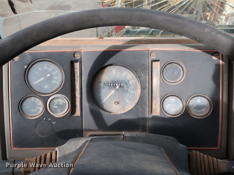 image for item KY9753 1988 Ford Cargo CF7000  street sweeper truck