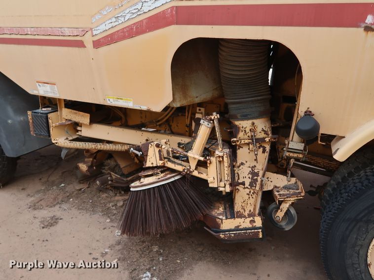 image for item KY9753 1988 Ford Cargo CF7000  street sweeper truck