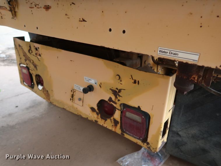 image for item KY9753 1988 Ford Cargo CF7000  street sweeper truck