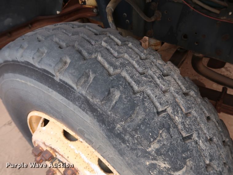 image for item KY9753 1988 Ford Cargo CF7000  street sweeper truck