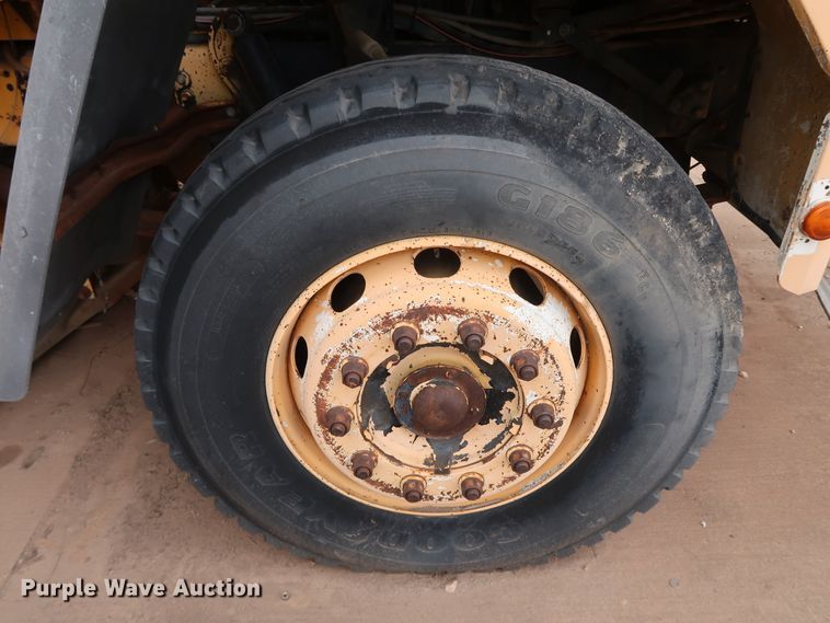 image for item KY9753 1988 Ford Cargo CF7000  street sweeper truck