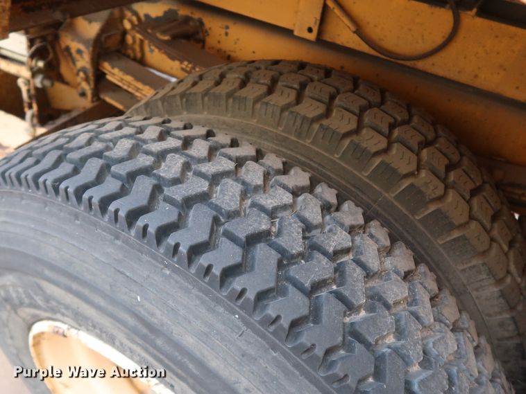 image for item KY9753 1988 Ford Cargo CF7000  street sweeper truck