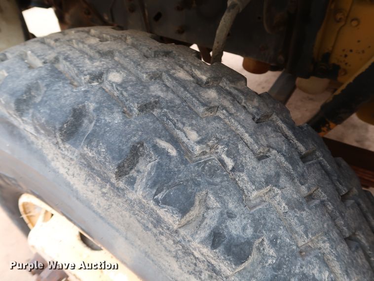 image for item KY9753 1988 Ford Cargo CF7000  street sweeper truck