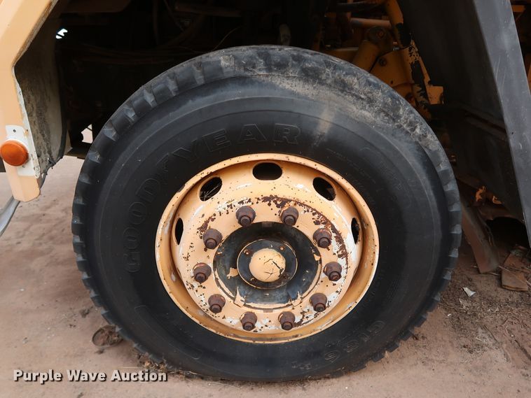 image for item KY9753 1988 Ford Cargo CF7000  street sweeper truck