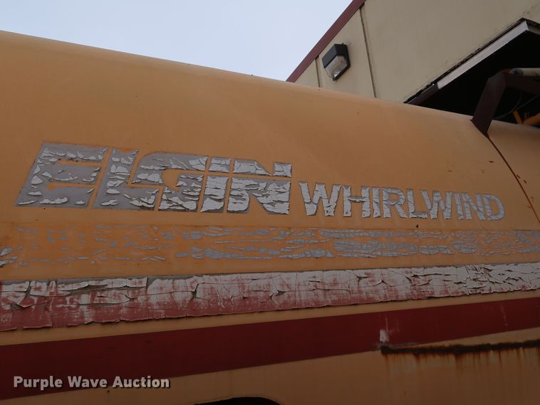 image for item KY9753 1988 Ford Cargo CF7000  street sweeper truck