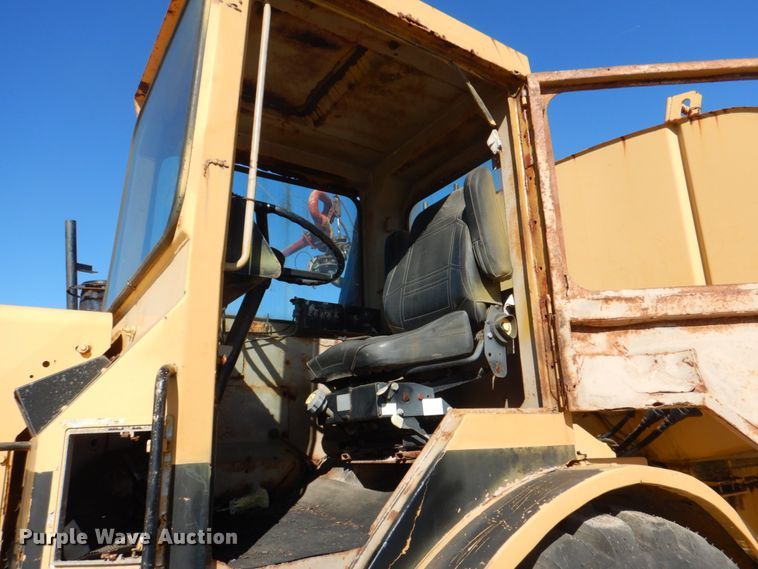 image for item DH7307 Caterpillar D35C  water wagon